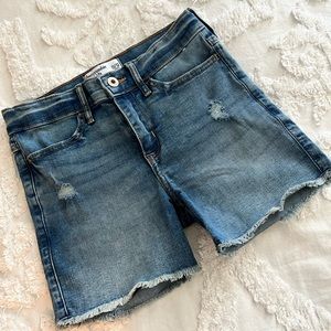 Abercrombie and Fitch kids